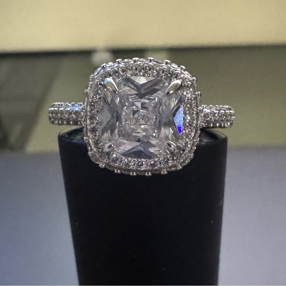 Bomb Party sz 9 ring